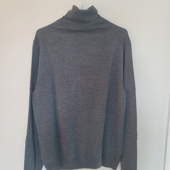 1886- JoS. A. Bank Traveler Charcoal Gray Merino Wool Turtleneck Sweater L NWT - Picture 3 of 5